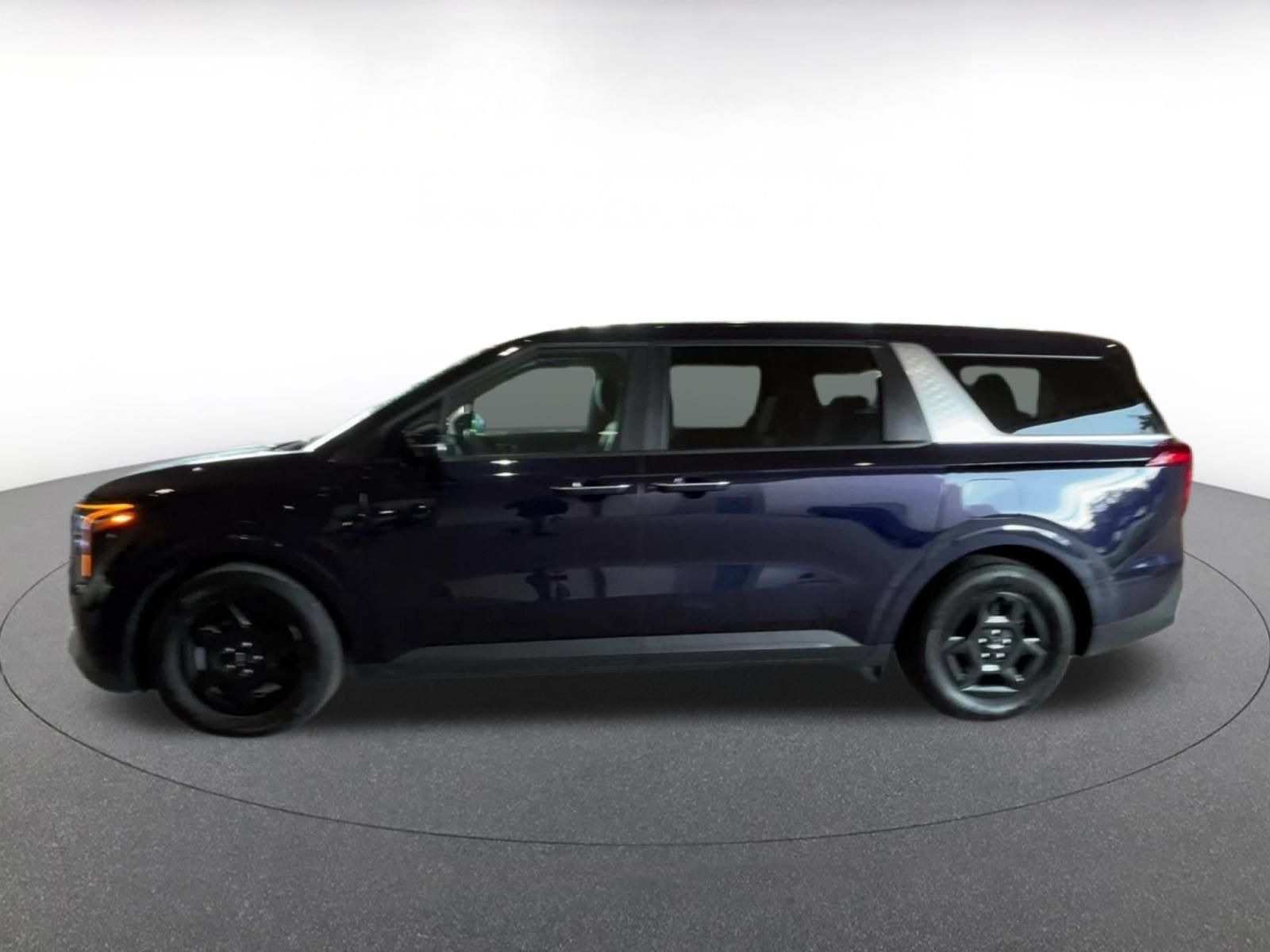 Used 2026 Kia Carnival FWD image 7