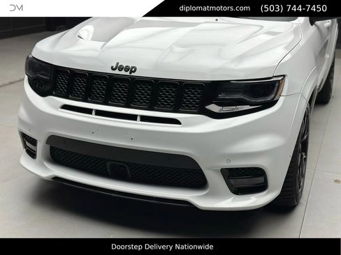 Used 2020 Jeep Grand Cherokee SRT image 14