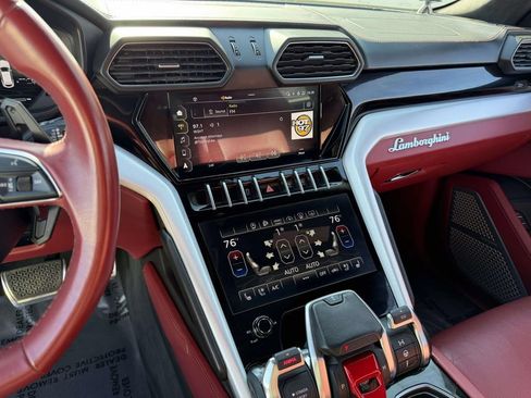 Used 2022 Lamborghini Urus AWD/4WD image 28