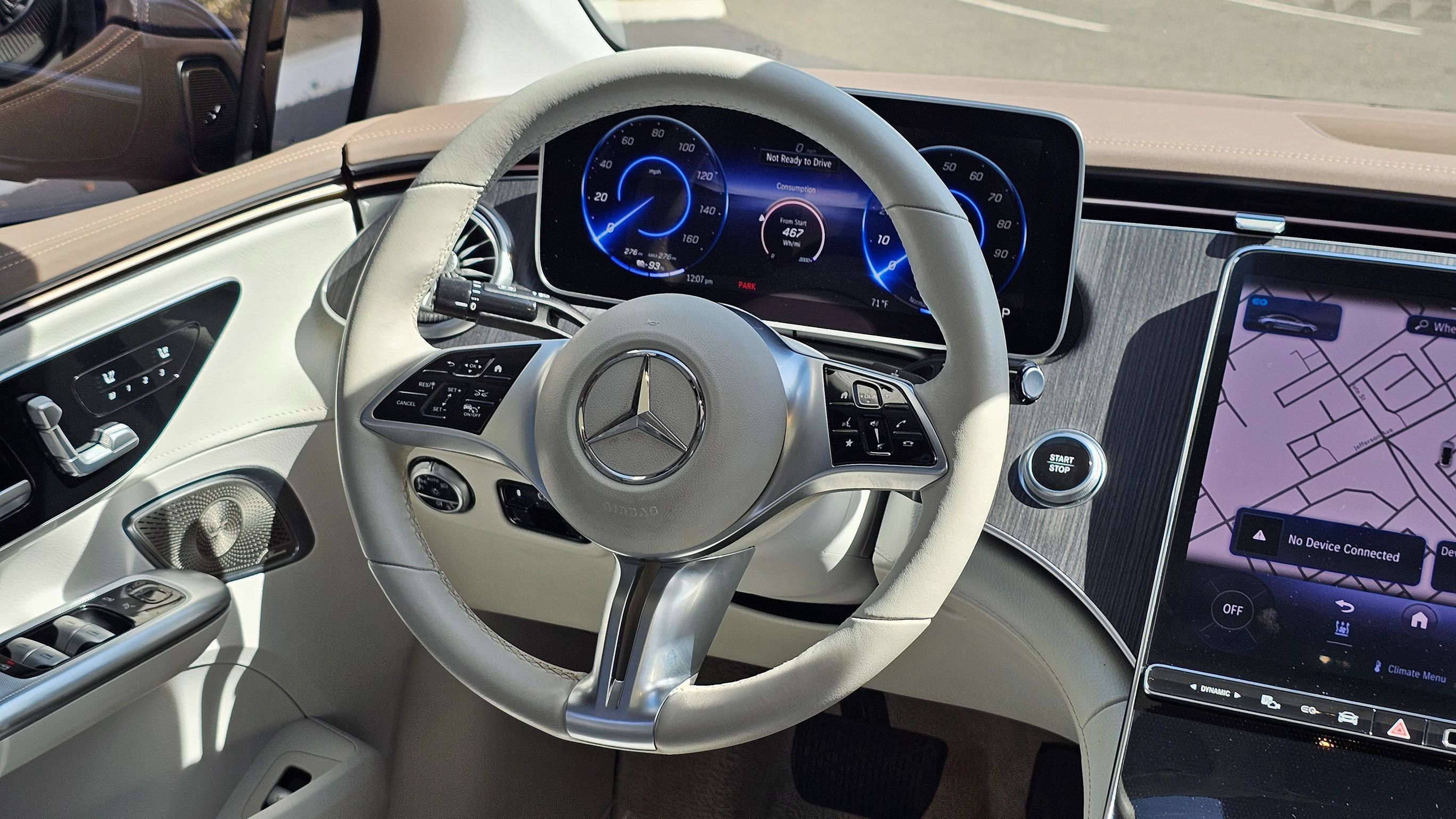 Used 2023 Mercedes-Benz EQE 500 4MATIC Sedan w/ Exclusive Trim Package image 27