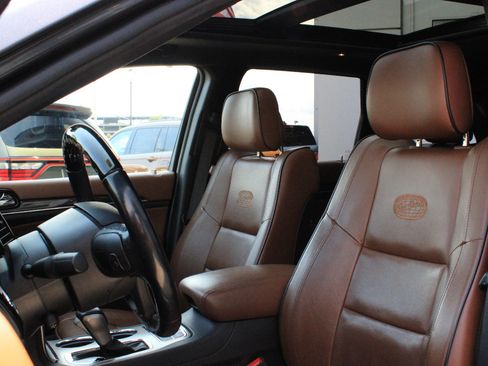 Used 2021 Jeep Grand Cherokee Overland AWD/4WD image 10