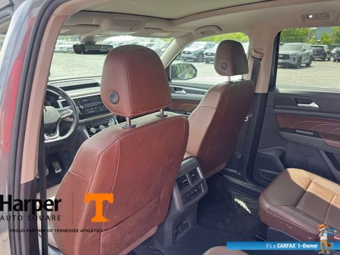 Used 2022 Volkswagen Atlas SEL R-Line AWD/4WD image 11