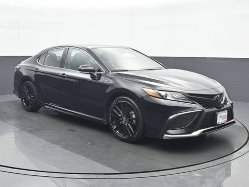 Used 2024 Toyota Camry XSE w/ Cold Weather Package FWD image 9