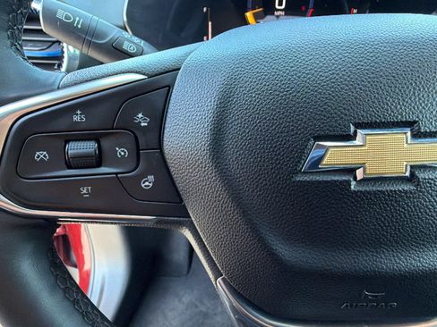 Used 2025 Chevrolet Trax LT w/ Driver Confidence Package FWD image 19