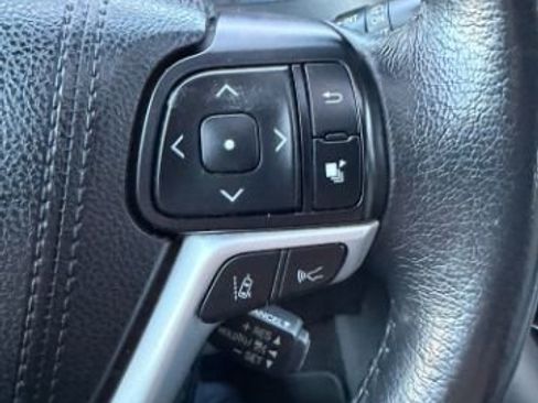 Used 2018 Toyota Sienna XLE image 21