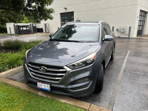 Used 2017 Hyundai Tucson SE Plus AWD/4WD image 2