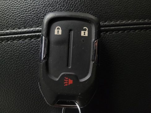 Used 2024 GMC Terrain SLE FWD image 32