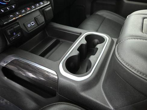 Used 2020 Chevrolet Silverado 1500 LTZ AWD/4WD image 32