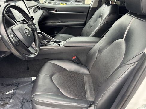 Used 2022 Toyota Camry XSE image 15