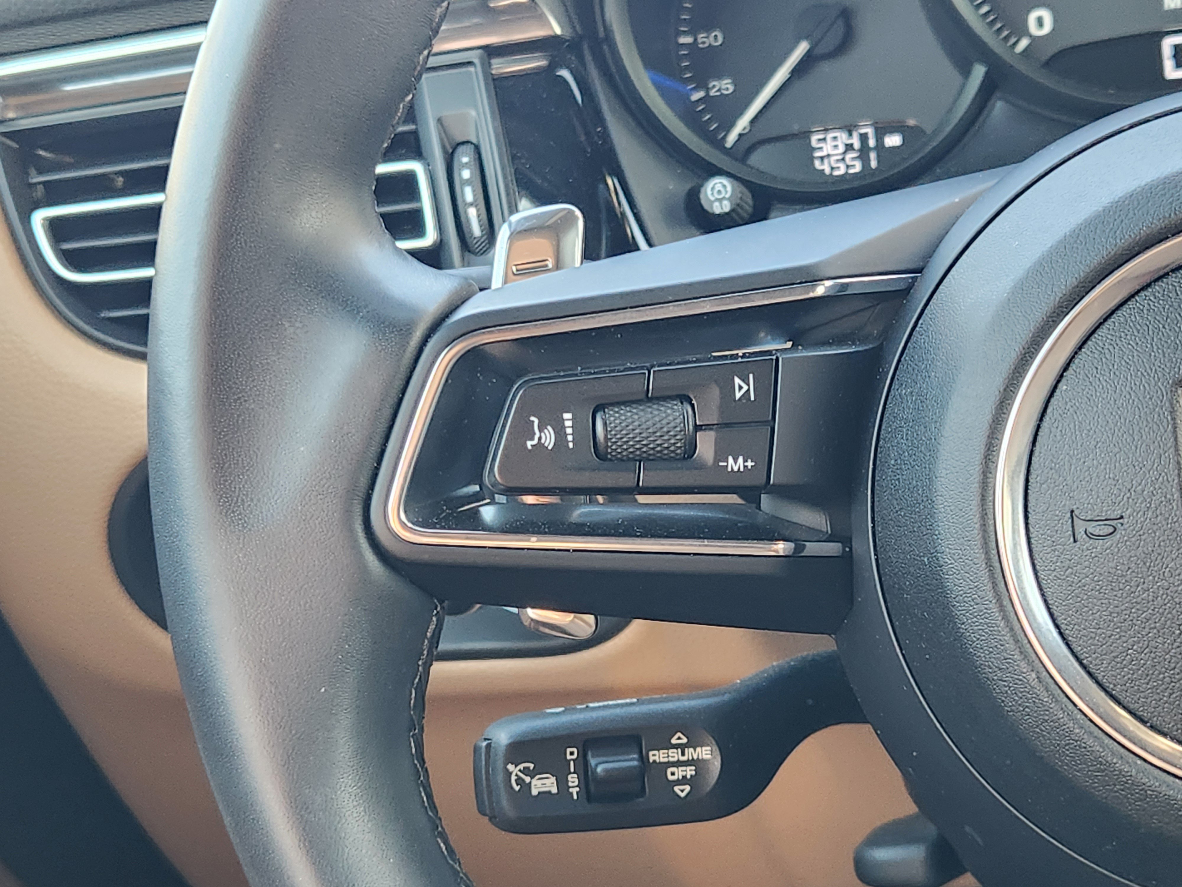 Certified 2026 Porsche Macan AWD/4WD image 31
