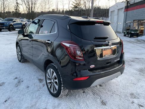 Used 2020 Buick Encore Preferred image 3
