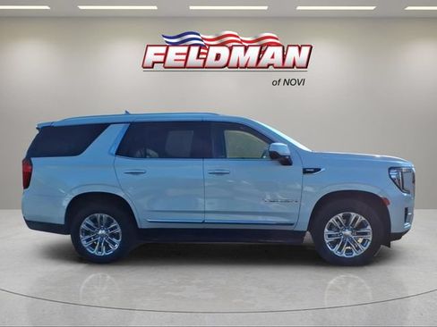 Used 2023 GMC Yukon SLT AWD/4WD image 7
