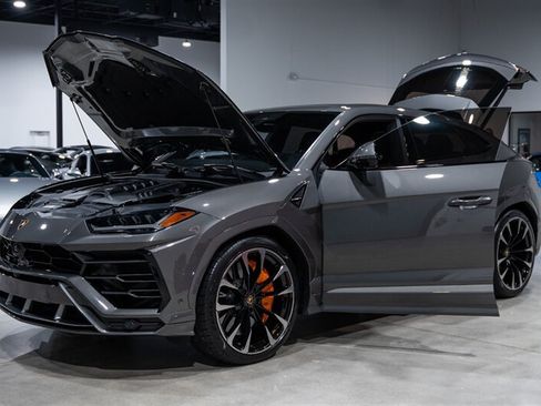 Used 2021 Lamborghini Urus AWD/4WD image 39