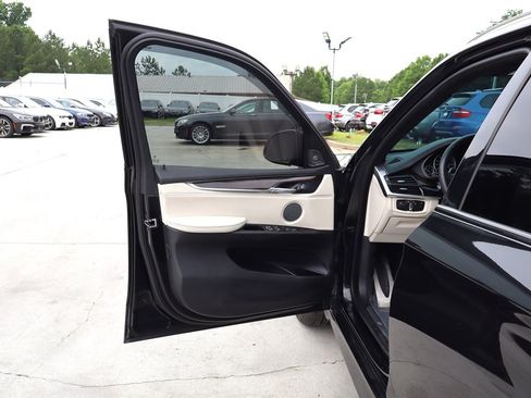 Used 2017 BMW X5 xDrive50i AWD/4WD image 35