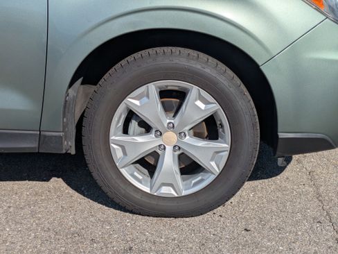 Used 2015 Subaru Forester 2.5i Limited image 11