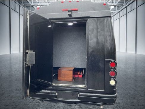 Used 2014 Ford E-350 and Econoline 350 Super Duty image 26