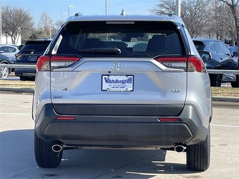 Used 2025 Toyota RAV4 XLE image 5