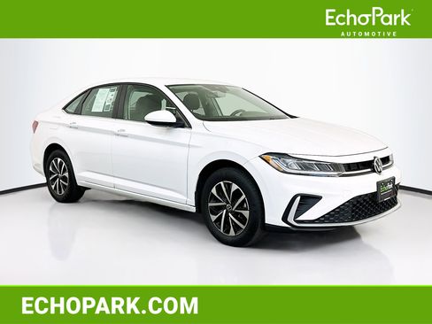 Used 2025 Volkswagen Jetta S image 1