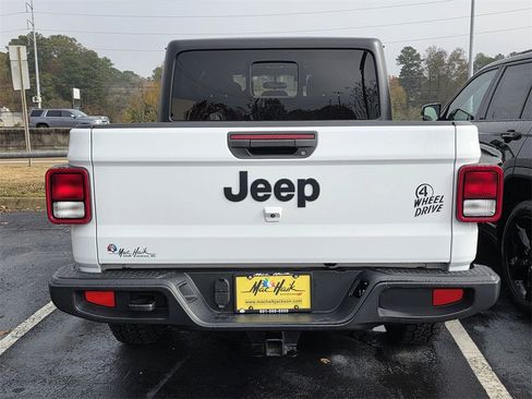 Used 2023 Jeep Gladiator Willys image 17