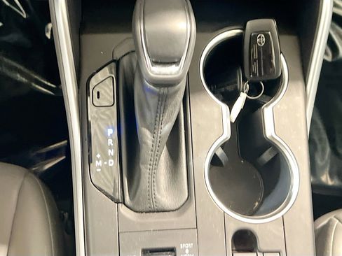 Used 2022 Toyota Highlander XLE image 13