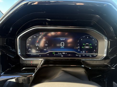 Used 2024 Chevrolet Silverado 1500 LT Trail Boss w/ LT Trail Boss Premium Package image 18