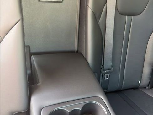 Used 2025 Kia Sorento S w/ Panoramic Sunroof Package image 23