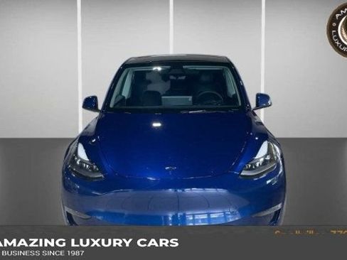 Used 2023 Tesla Model Y Long Range AWD/4WD image 1