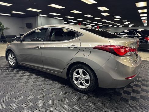 Used 2014 Hyundai Elantra SE image 8