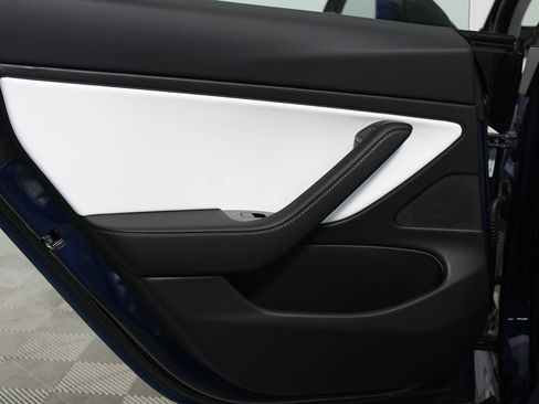 Used 2019 Tesla Model 3 Long Range image 31