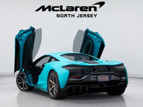 New 2025 McLaren Artura RWD image 14