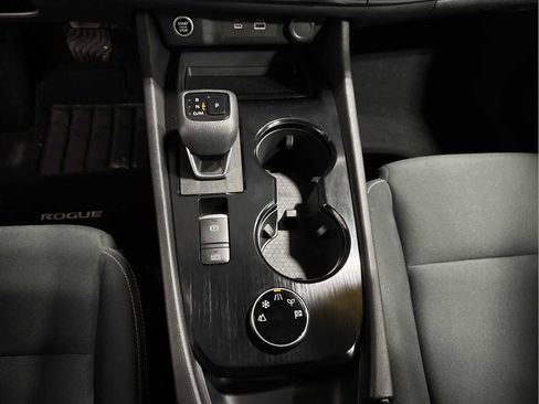 Used 2023 Nissan Rogue S image 18