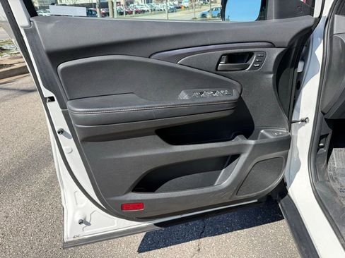 Used 2023 Honda Passport TrailSport image 13