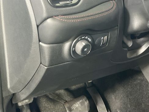 Used 2022 Dodge Durango R/T w/ Blacktop Package AWD/4WD image 10