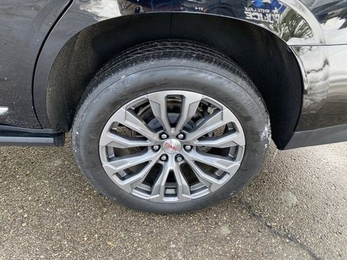 Used 2021 GMC Yukon Denali w/ Denali Premium Package image 14