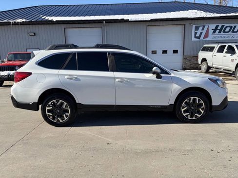 Used 2018 Subaru Outback 2.5i Premium AWD/4WD image 4