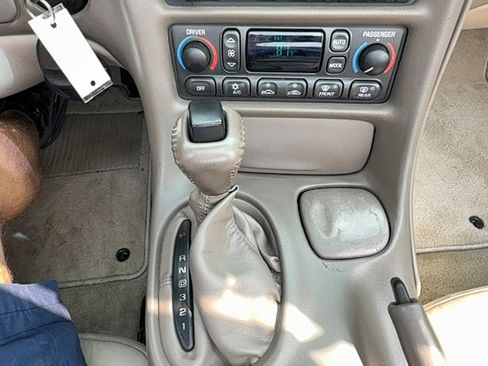 Used 2004 Chevrolet Corvette Convertible w/ Preferred Equipment Group RWD image 14