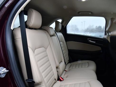 Used 2022 Ford Edge SEL w/ Convenience Package image 17