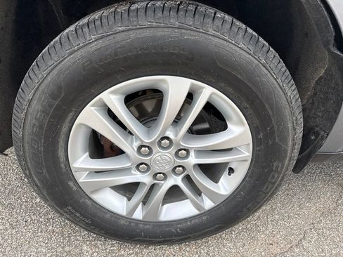 Used 2018 Buick Enclave Essence FWD image 7