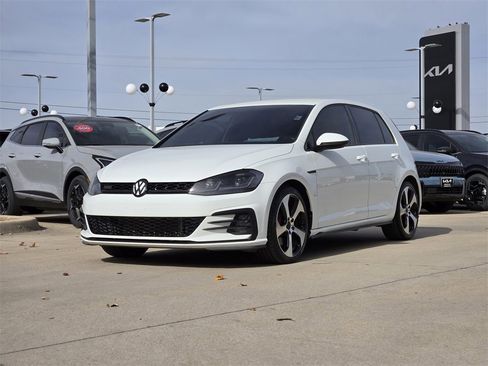 Used 2018 Volkswagen GTI S image 2