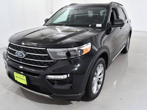 Used 2023 Ford Explorer XLT w/ Equipment Group 202A image 2