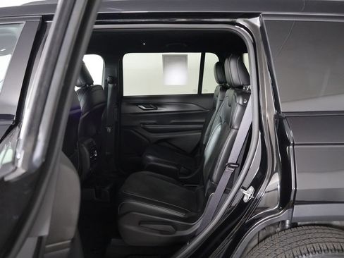 Used 2023 Jeep Grand Cherokee L Laredo AWD/4WD image 30