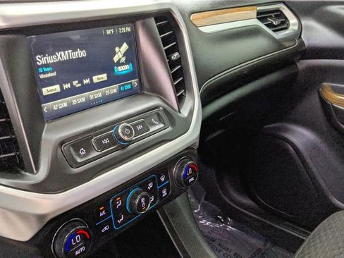 Used 2018 GMC Acadia SLE FWD image 22
