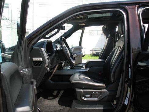 Used 2018 Ford F150 Platinum w/ Equipment Group 701A Luxury AWD/4WD image 18