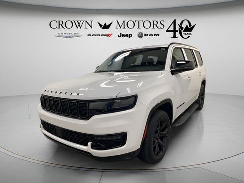 Used 2023 Jeep Wagoneer Series II AWD/4WD image 3