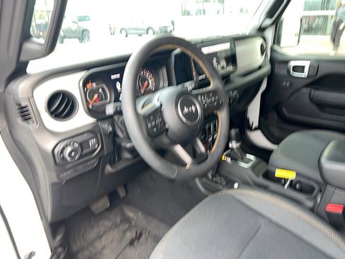 Used 2024 Jeep Wrangler Willys image 17
