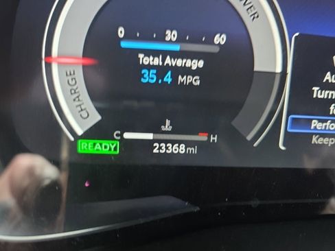 Used 2024 Toyota Venza Limited image 18