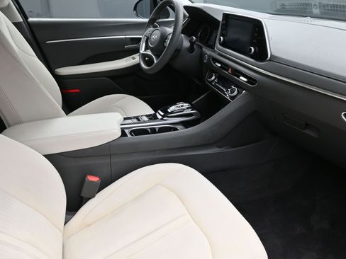 Used 2022 Hyundai Sonata SEL w/ Preferred Accessory Package image 27