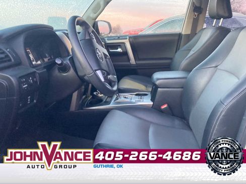 Used 2020 Toyota 4Runner SR5 Premium image 3