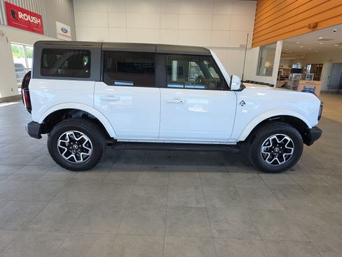 Used 2023 Ford Bronco Outer Banks AWD/4WD image 6