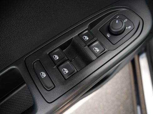 Used 2022 Volkswagen Taos SE AWD/4WD image 19